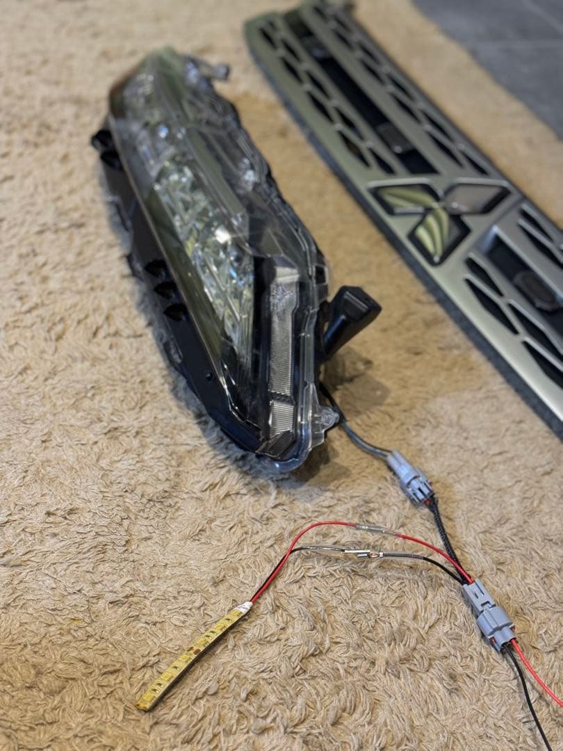 Y*様 【専用なし】　純正配線を無加工で接続できるACC，スモール分岐 グリルマ