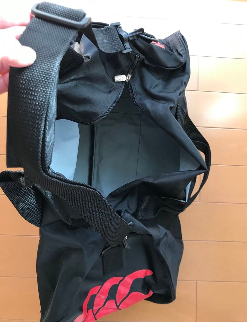 ニュージーランド　カンタベリー　ドラム型キャリーバック