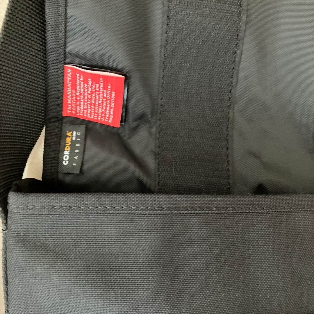 マンハッタンポーテージ メッセンジャーバッグとショルダーパッド　黒　男女兼用