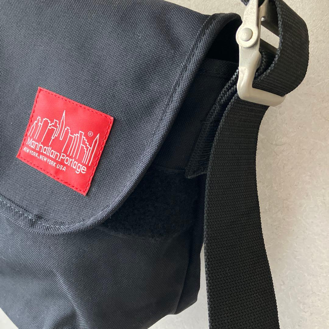 マンハッタンポーテージ メッセンジャーバッグとショルダーパッド　黒　男女兼用