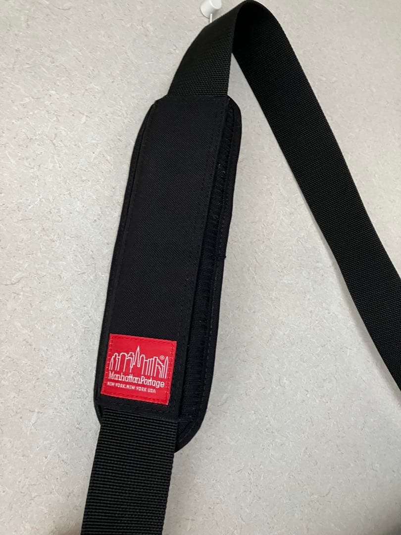 マンハッタンポーテージ メッセンジャーバッグとショルダーパッド　黒　男女兼用