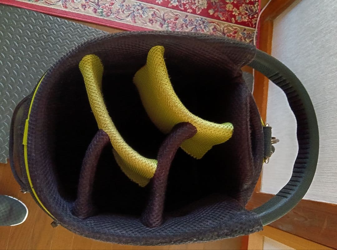 adidas ゴルフバッグ ブラック イエロー仕切付き アイアンカバー付属 ツヤ