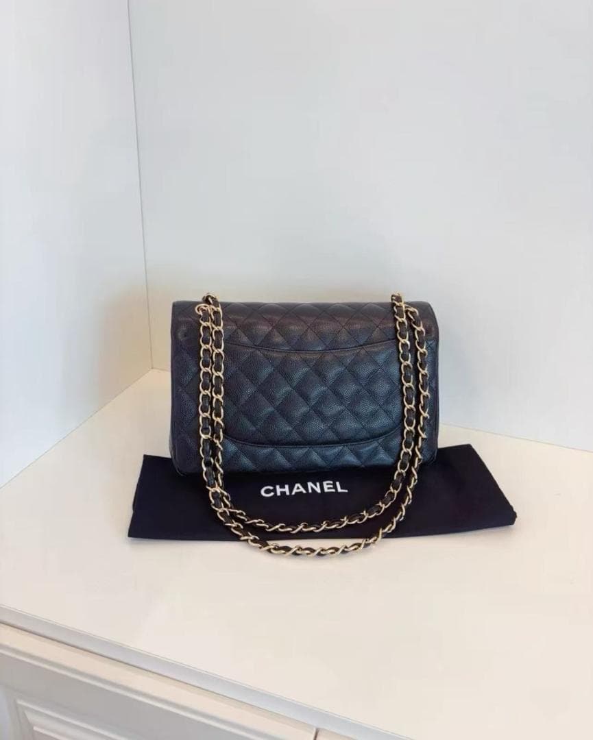 CHANEL ブラックレザーショルダーバッグ