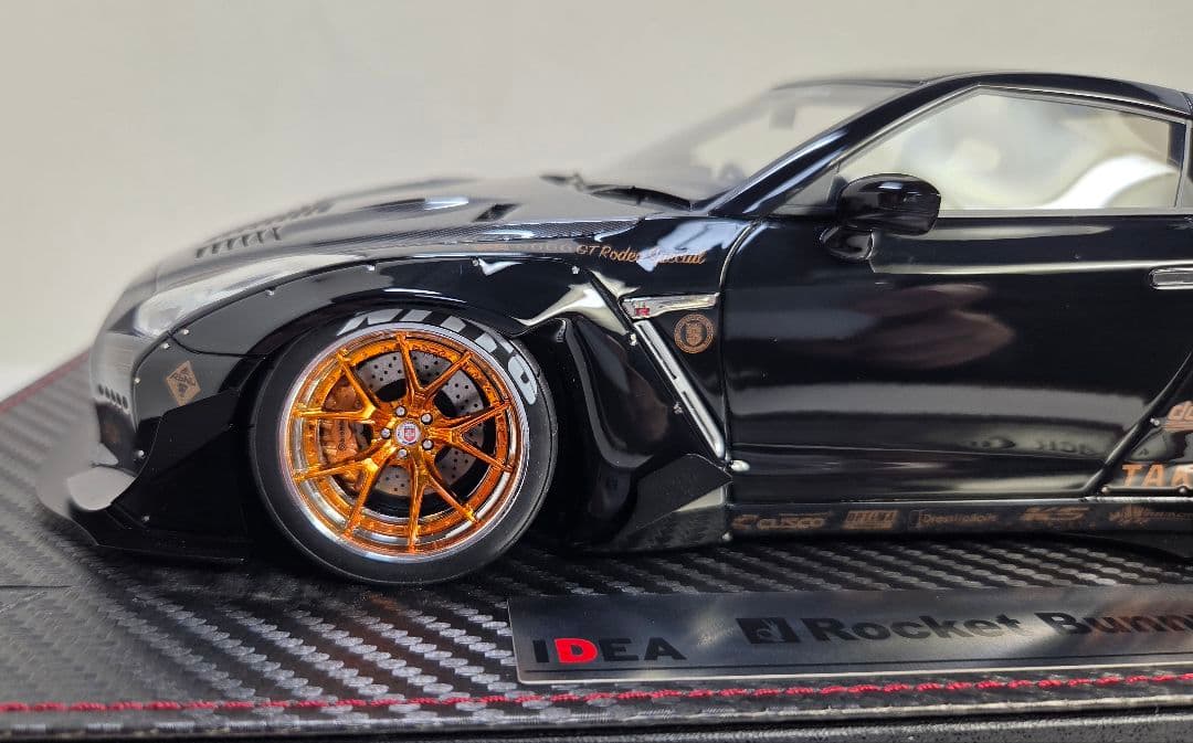 EIDOLPN　アイドロン　1/18　Rocket　Bunny　R35　GTR