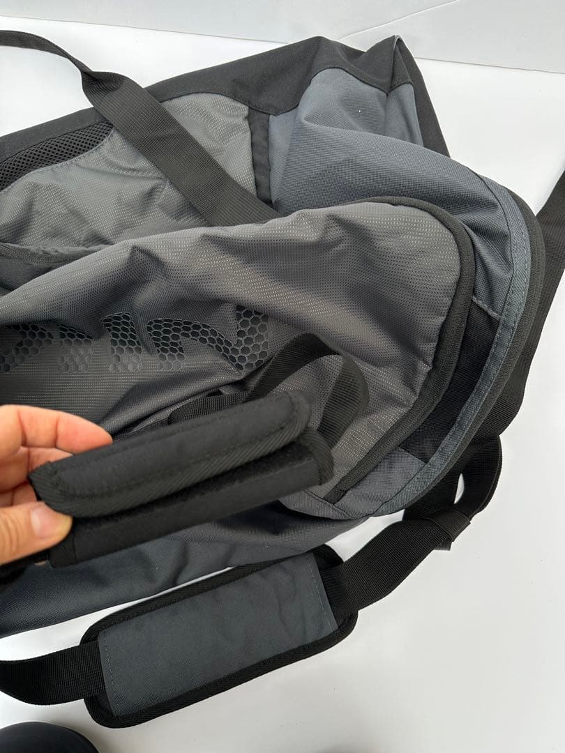 新品　NIKE ボストンバッグ　スポーツバッグ　合宿　試合　カーキ　グレー系