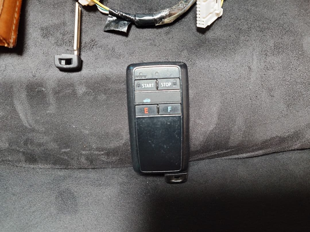 N*u様 トヨタ純正　初期化済みプレミアムエンジンスターター　210クラウン