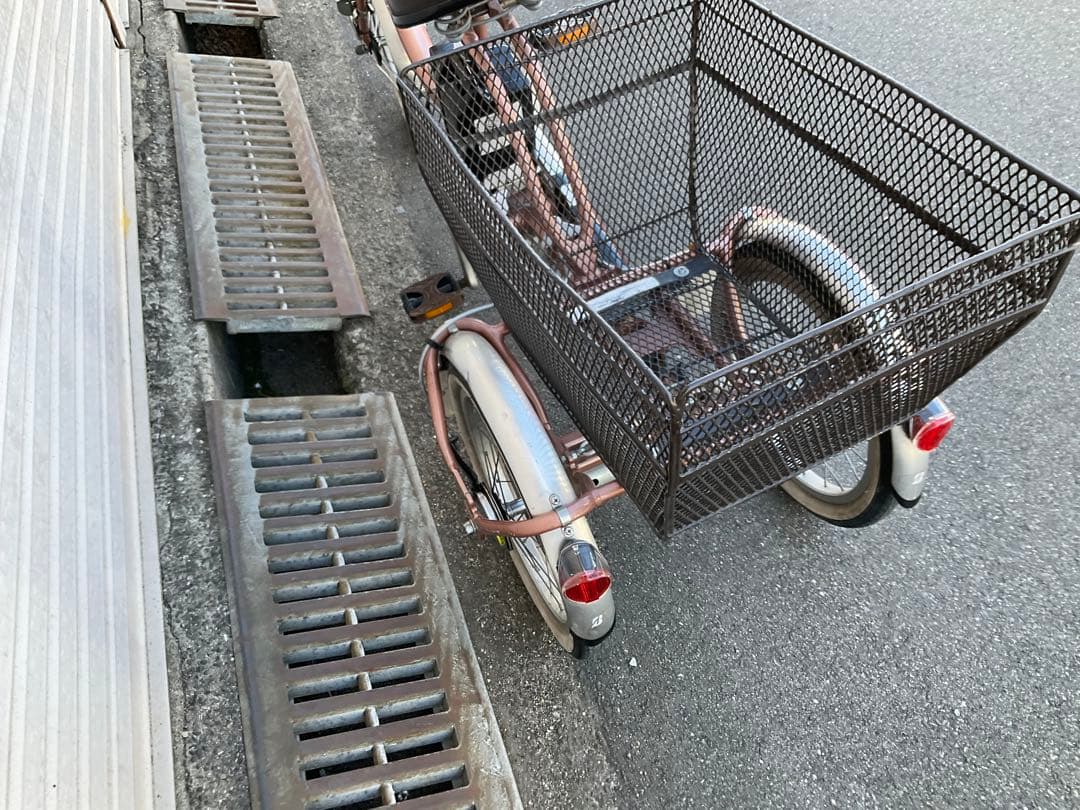 ブリヂストン最新機種アシスタ前18インチ後16インチピンクゴールドアルミボディー