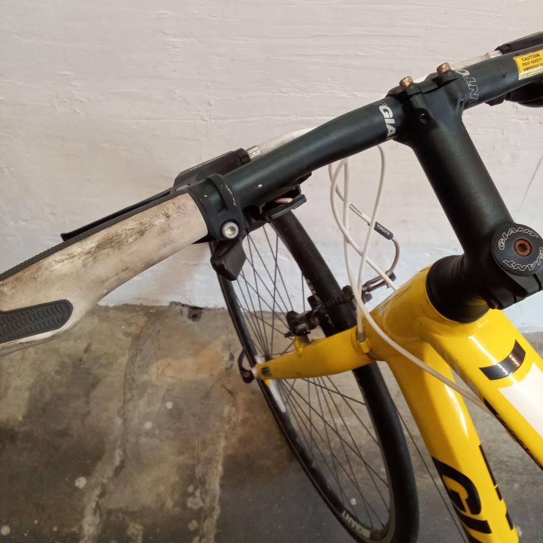 Giant クロスバイク イエロー 700C