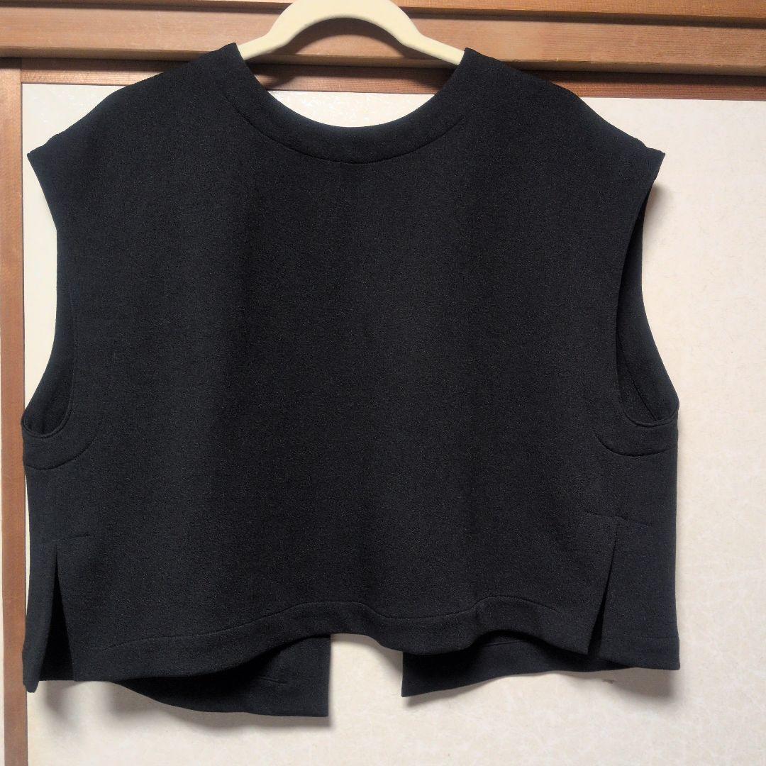 ビアズリー　ムーンライクショートベスト　ブラック　バックボタン付き