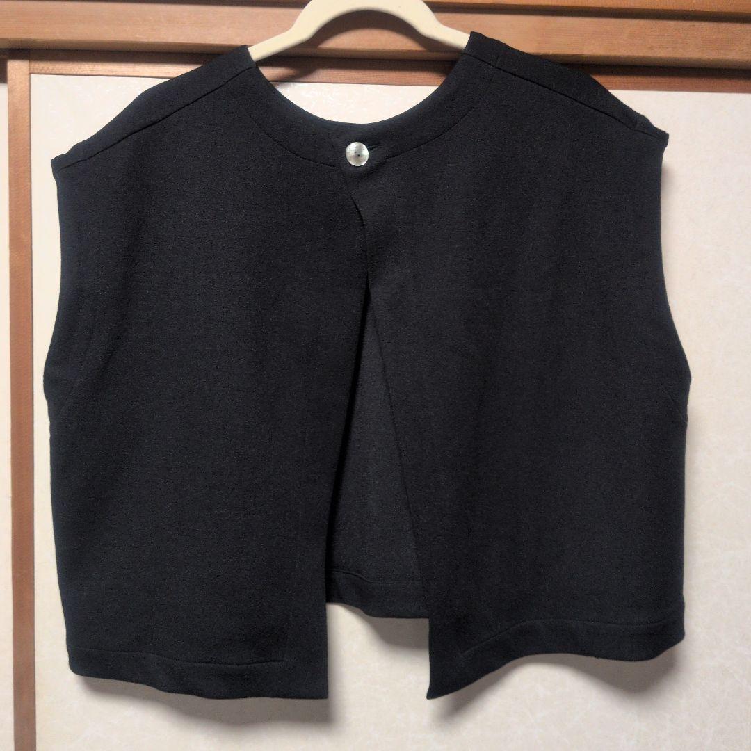 ビアズリー　ムーンライクショートベスト　ブラック　バックボタン付き