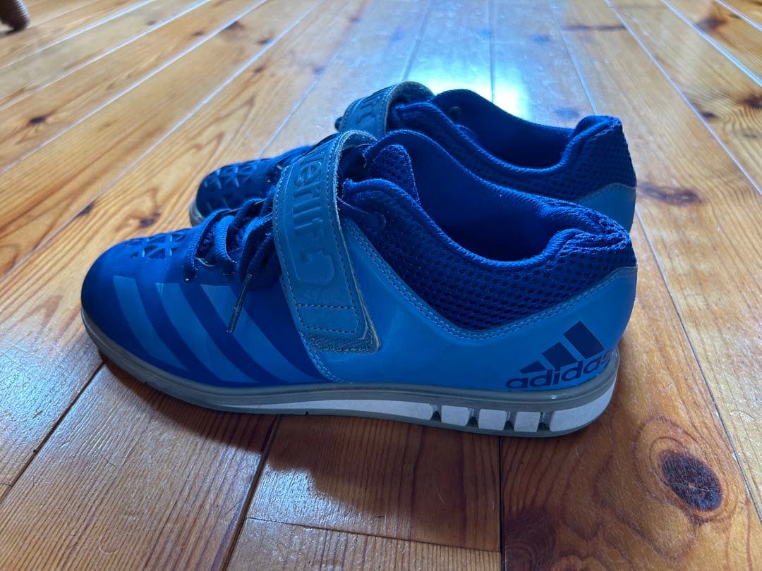 ☆激安☆リフティングシューズ　adidas