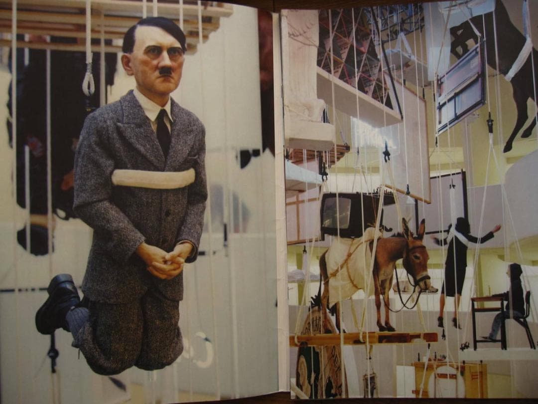 Maurizio Cattelan マウリツィオ・カテラン