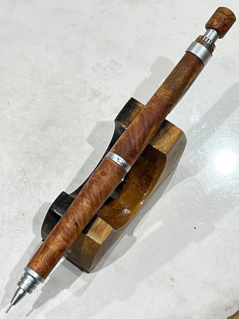 クラゲ　紅白花梨でs20シャーペン0.3mm ノックボタン