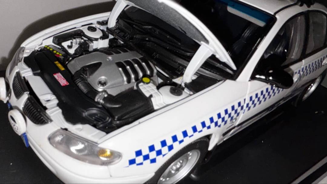 超希少 オートアート 1/18 ホールデン コモドア VT パトカー 17年モノ