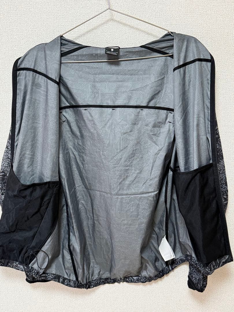 ナイキ シールドレーサーNIKE ナイロンパーカー ランニング L