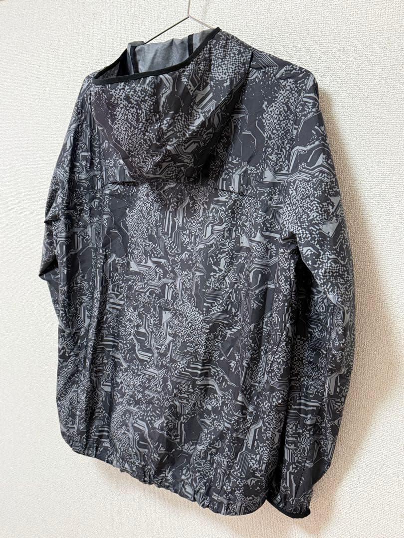 ナイキ シールドレーサーNIKE ナイロンパーカー ランニング L