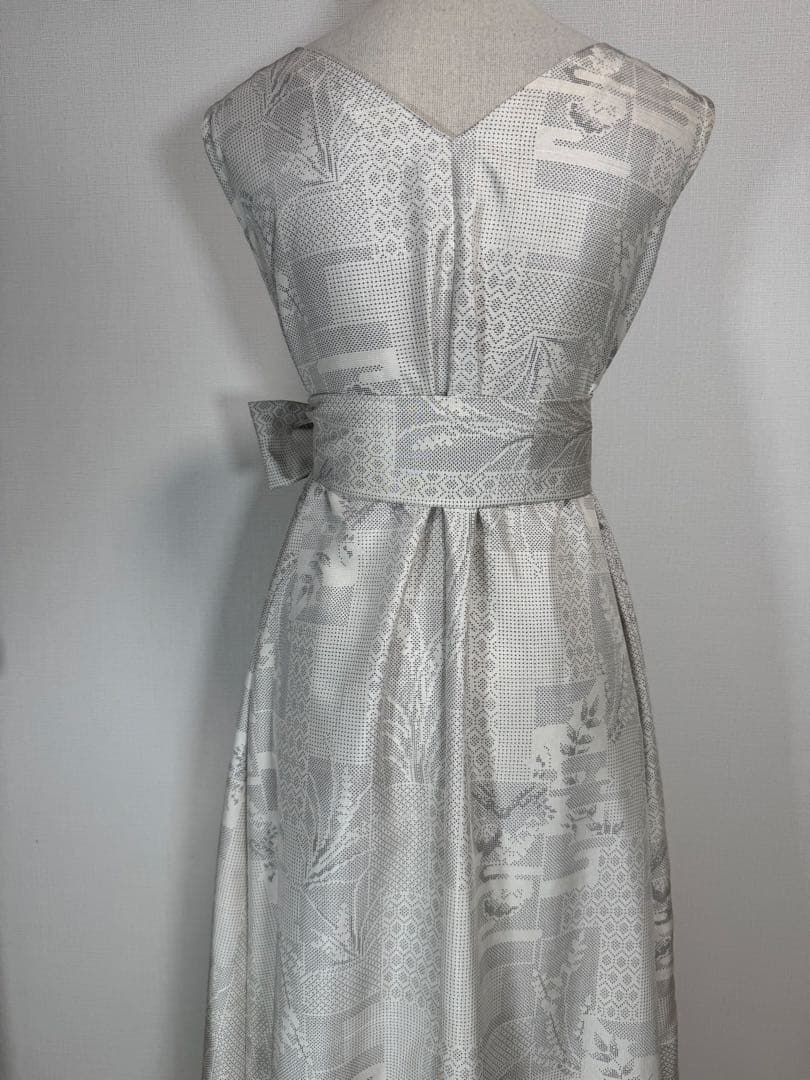 着物リメイク白大島紬裾切り替えロングフレアワンピース（後ろVネック）着丈127㎝