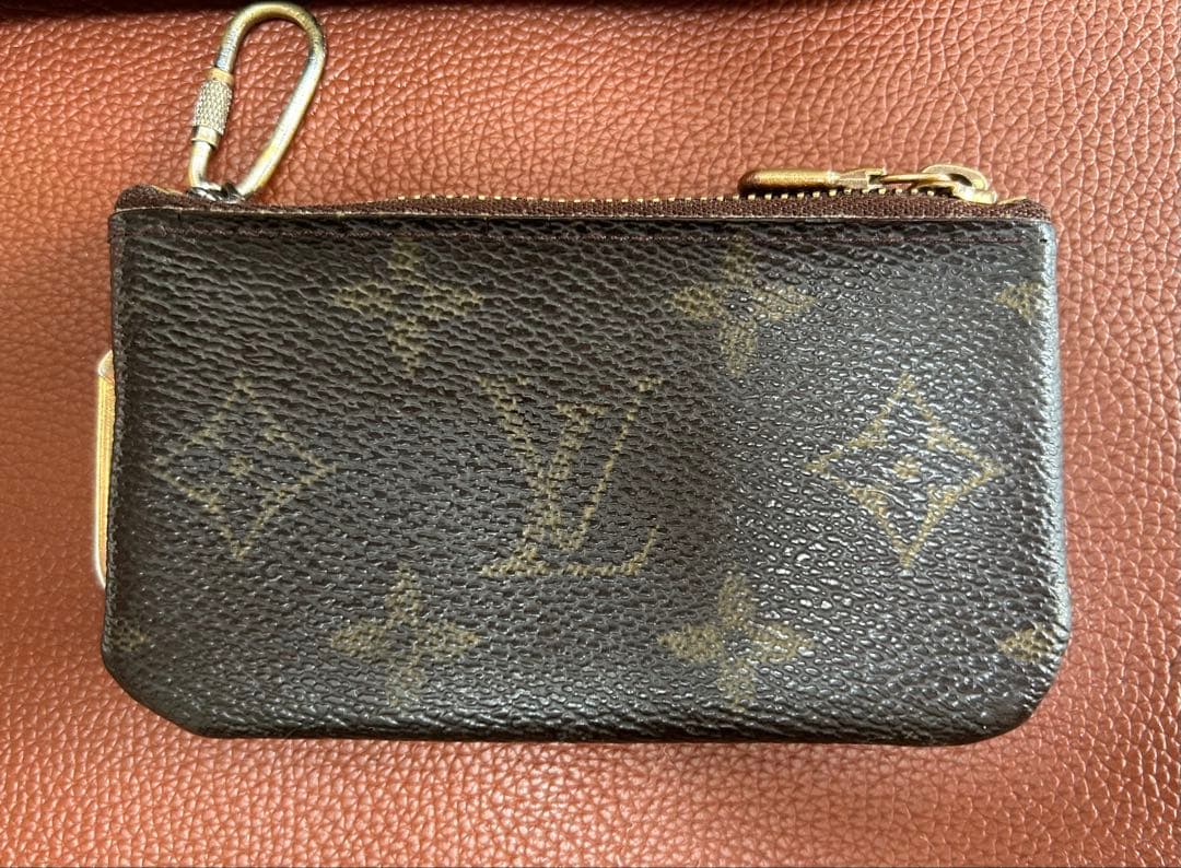 ルイ・ヴィトンのモノグラム・キャンバスを使用したキーケースポシェット・クレ