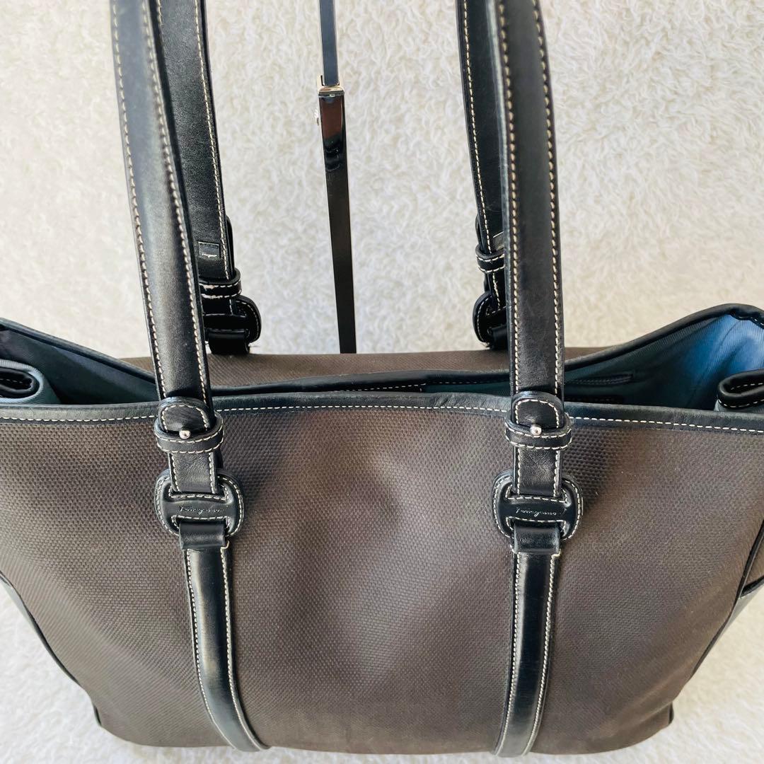 フェラガモ トートバッグ ダークグレー 肩掛け ビジネスバッグ