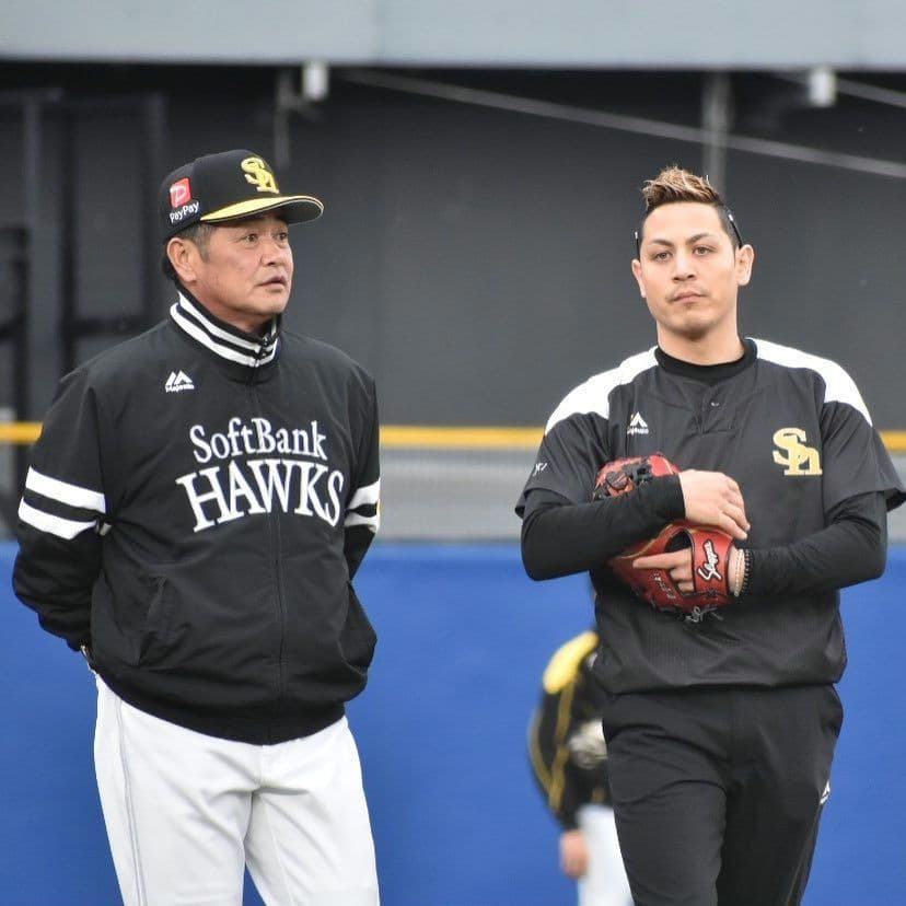 選手着用済　本物　福岡 ソフトバンク ホークス　ジャンパー　ユニフォーム　非売品