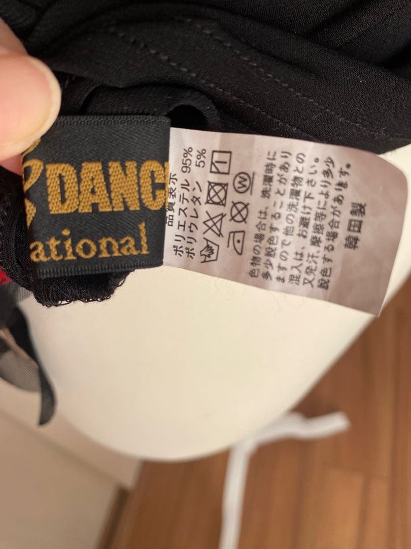 お値下げ　タカダンス・黒いフリル付きメッシュ袖トップス