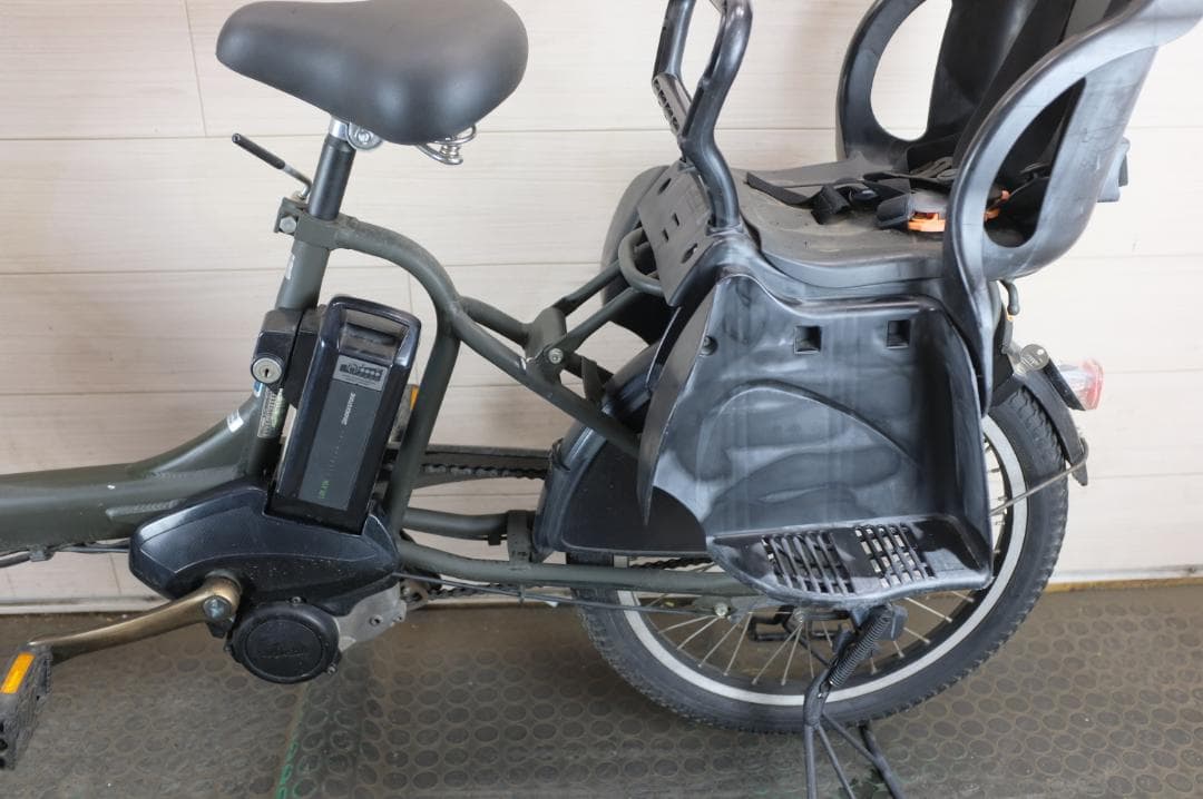 ヤマハ　PAS KISS　20インチ　3段　8.7Ah(3点灯）充電器あり