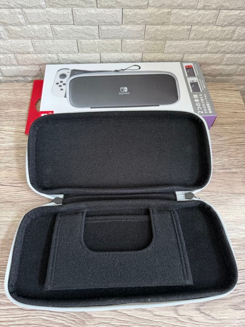 【美品】Switch 有機ELホワイト＋純正キャリングケース　2024年購入