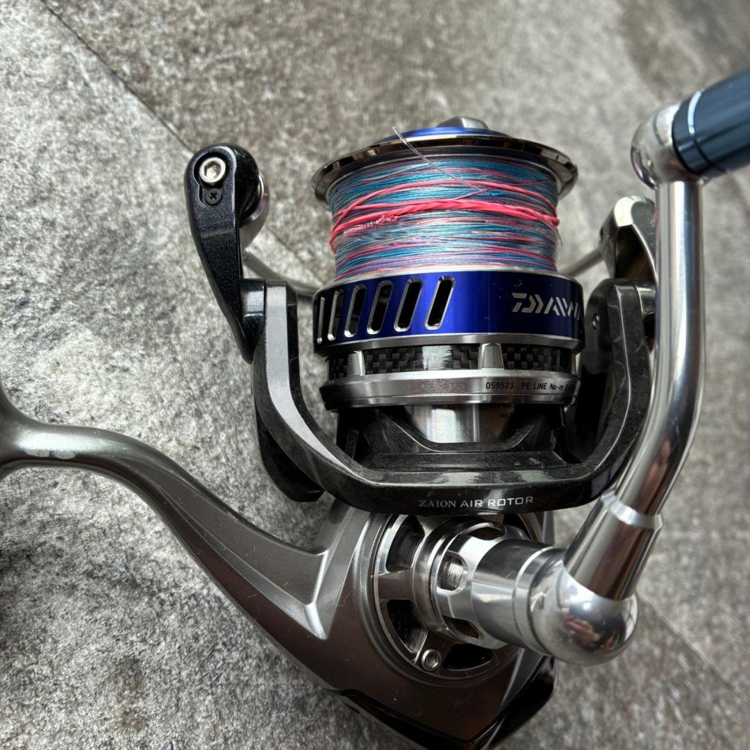 ダイワ 10ソルティガ 4000H SALTIGA スピニングリール