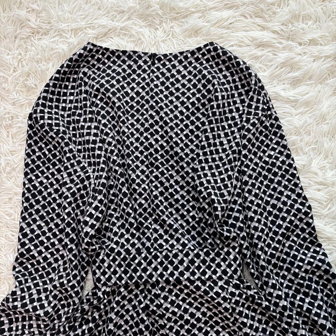 極美品 アンタイトル スクエアジオメトリック柄ワンピース