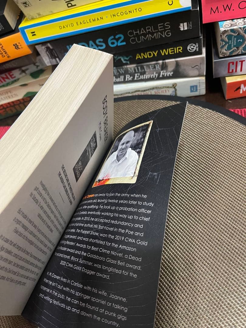 希少　M.W. Craven The Curator