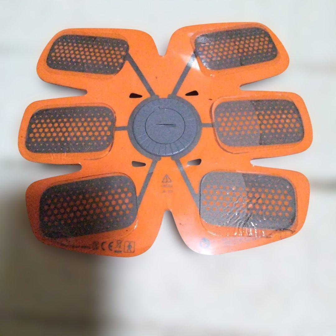 SIXPAD Abs Fit オレンジ ジェルは初めから付いてませんでした。