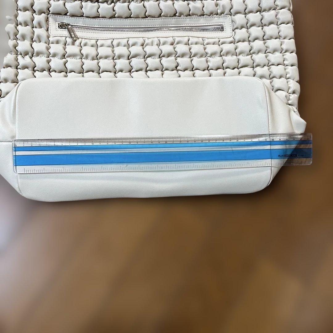 ミエコウエサコ バック ベージュ