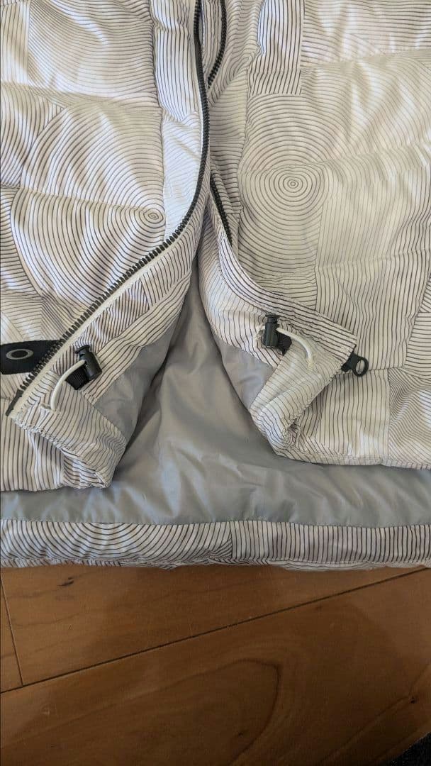 OAKLEY ダウンジャケット ゴルフ用　ホワイト