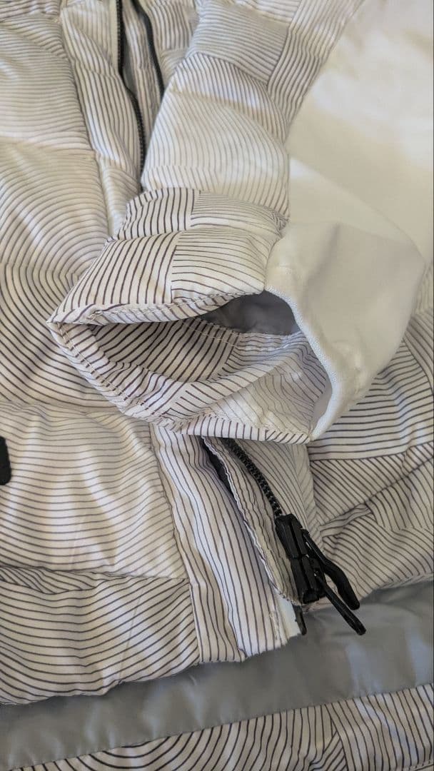 OAKLEY ダウンジャケット ゴルフ用　ホワイト