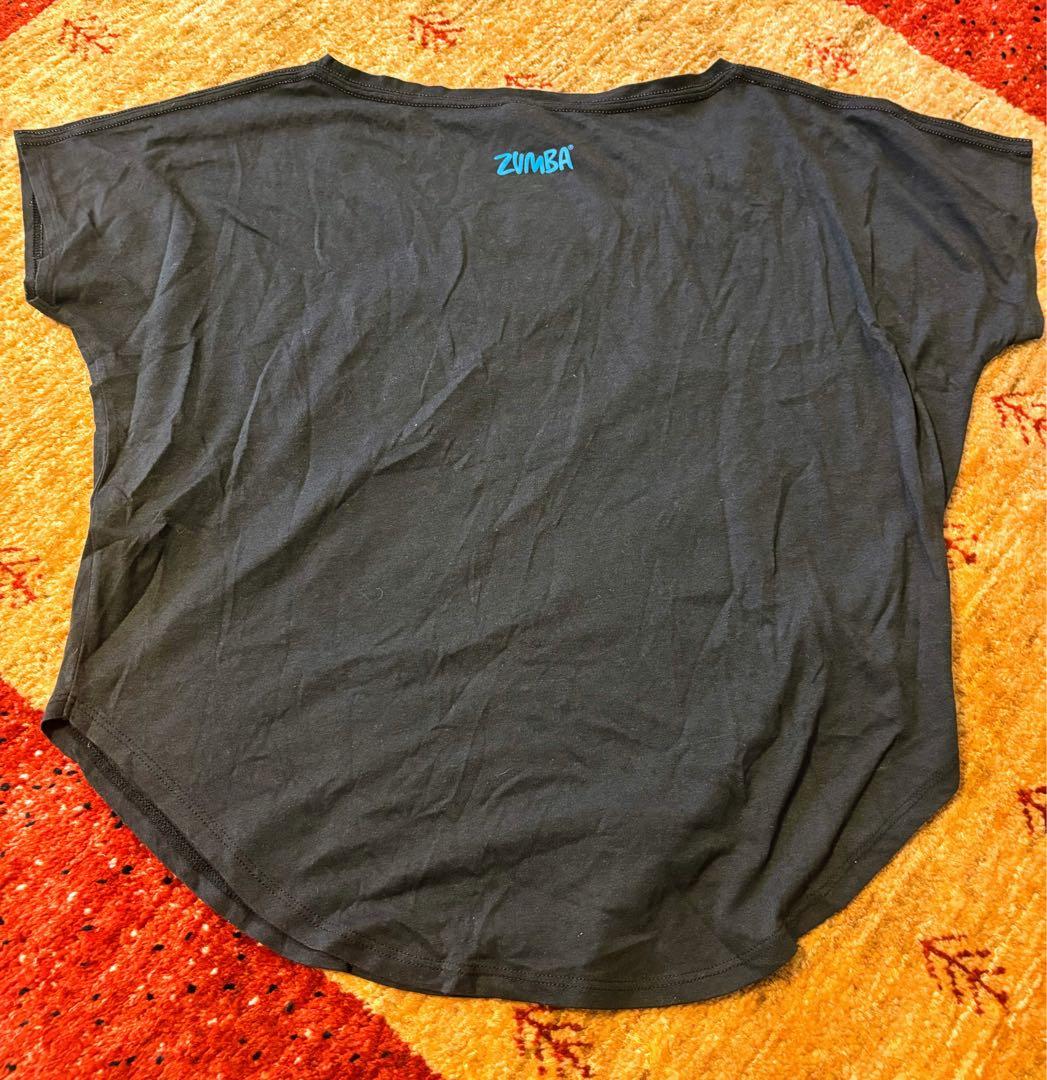 ズンバ パンツ1枚 ＋Tシャツ4枚 ＋ブレスレット2個 ＋缶バッジ2個まとめ売り