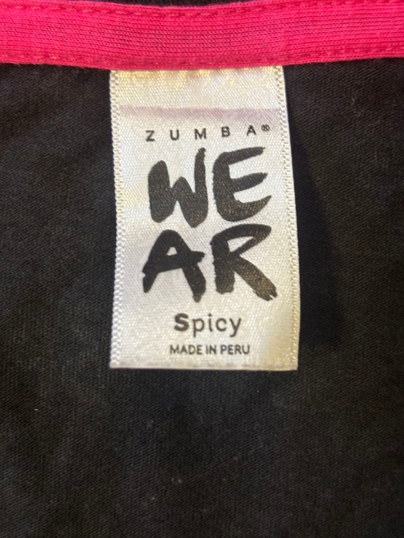 ズンバ パンツ1枚 ＋Tシャツ4枚 ＋ブレスレット2個 ＋缶バッジ2個まとめ売り