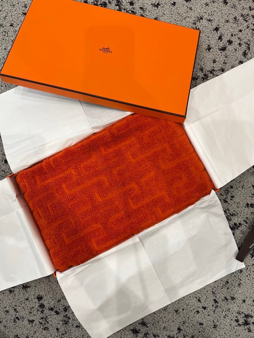 HERMES オレンジ バスタオル 箱付き