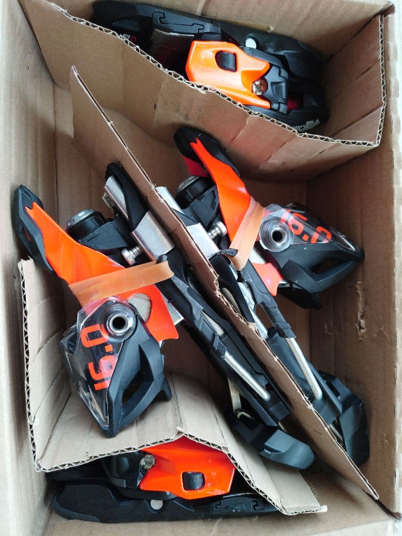 Marker XCOMP 16 ビンディング