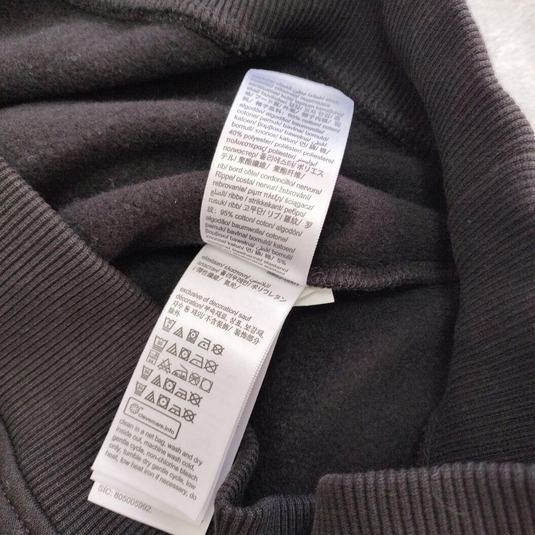   Jeans フード付きパーカーМ刺繍デザイン 黒