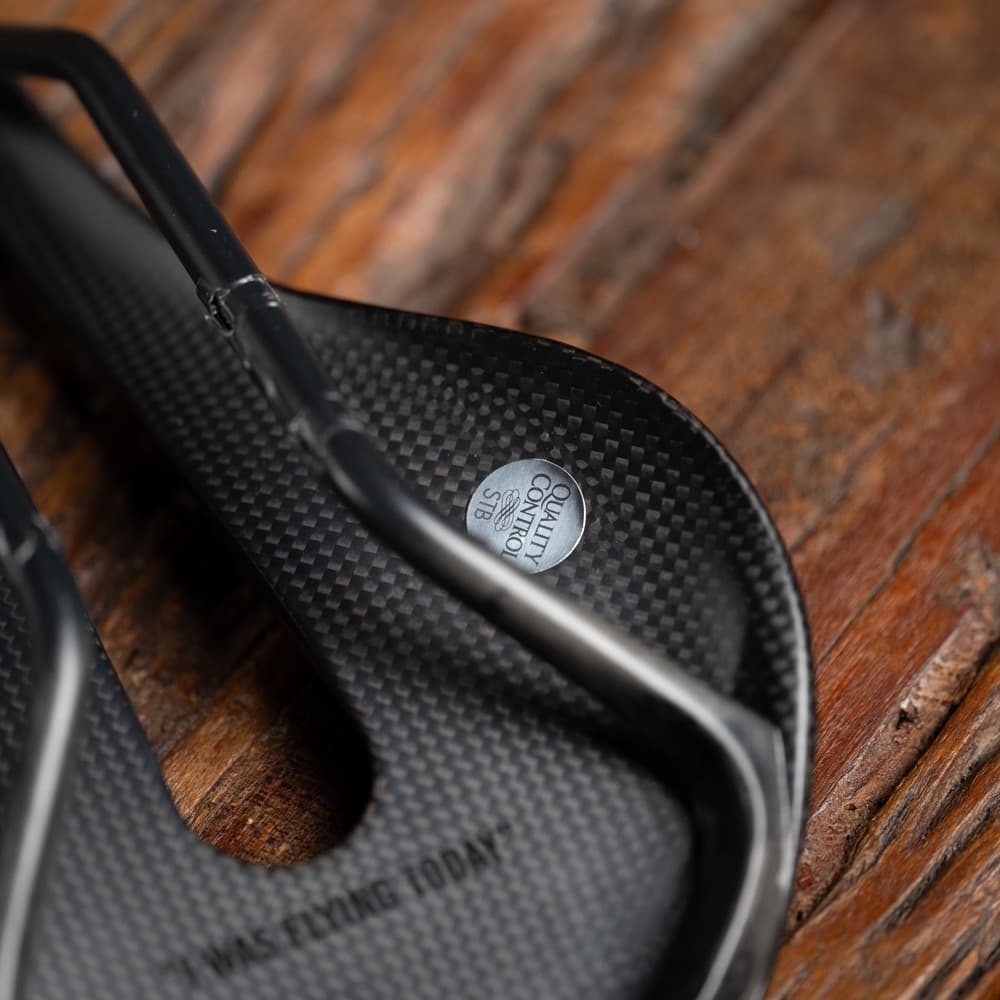 美品 Rapha PRO TEAM CUT OUT SADDLE カーボンサドル