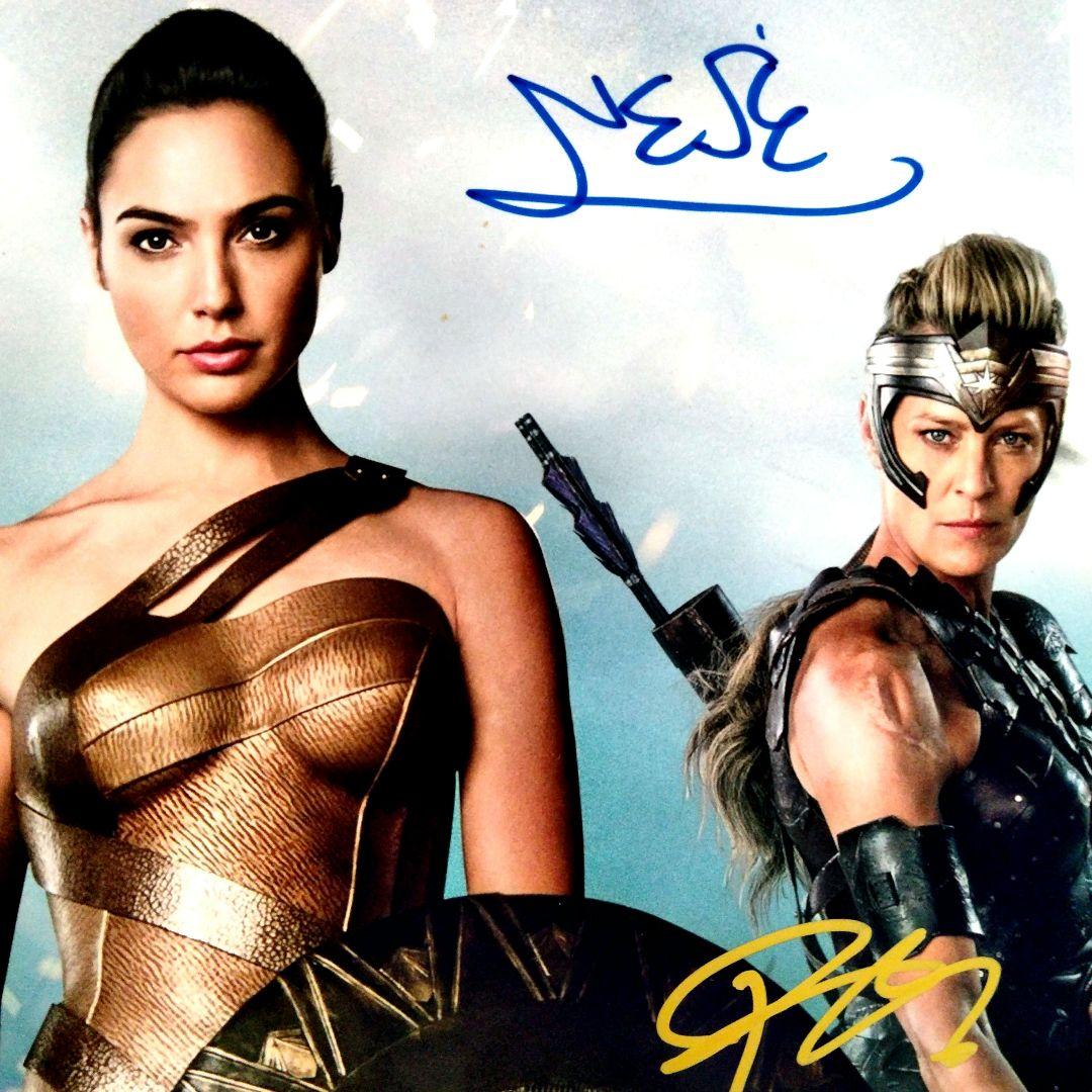 ガル・ガドットとクリス・パインとロビン・ライト直筆サイン入り超大型写真