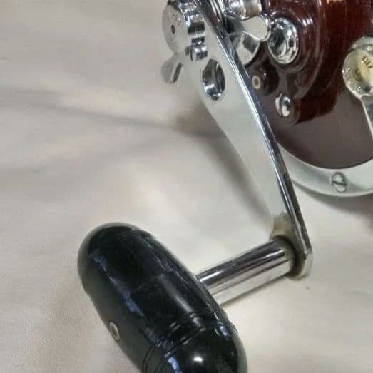 PENN・ペンセネターⅡ　114赤アルミスプール仕様　未使用リールですが、