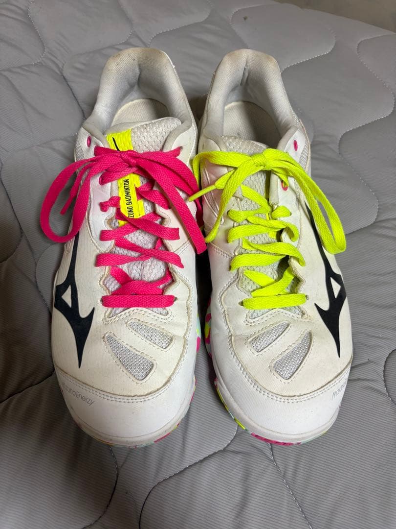 Mizuno バドミントンシューズ ホワイト/イエロー/ピンク 27.5cm
