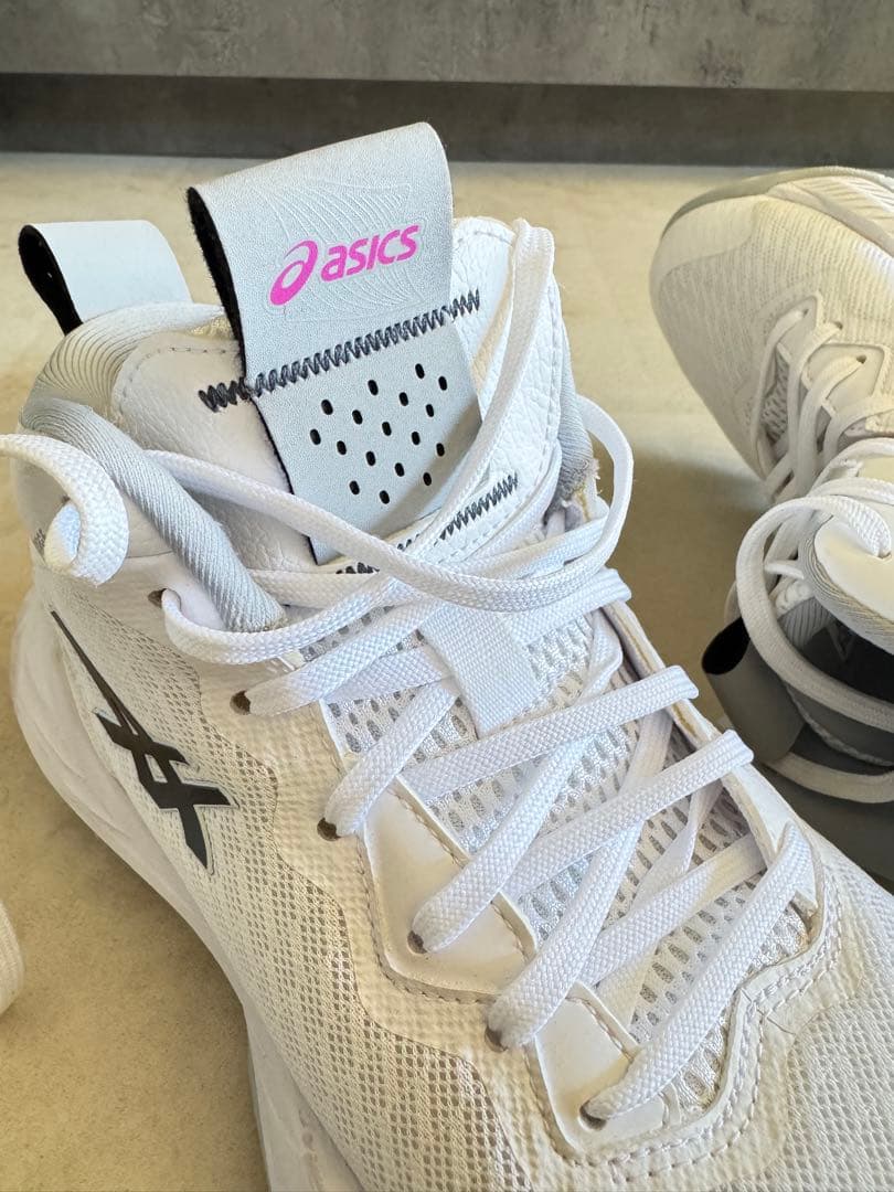 アシックス　バスケットボールシューズ　23.5cm NOVA SURGE