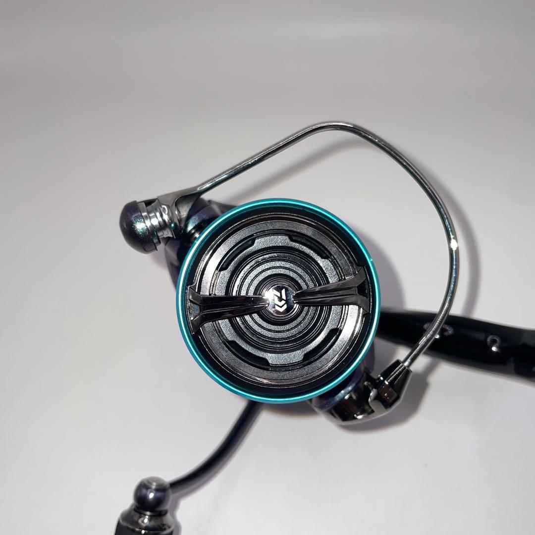 【未使用】DAIWA エメラルダス RX FC LT2500S スピニングリール