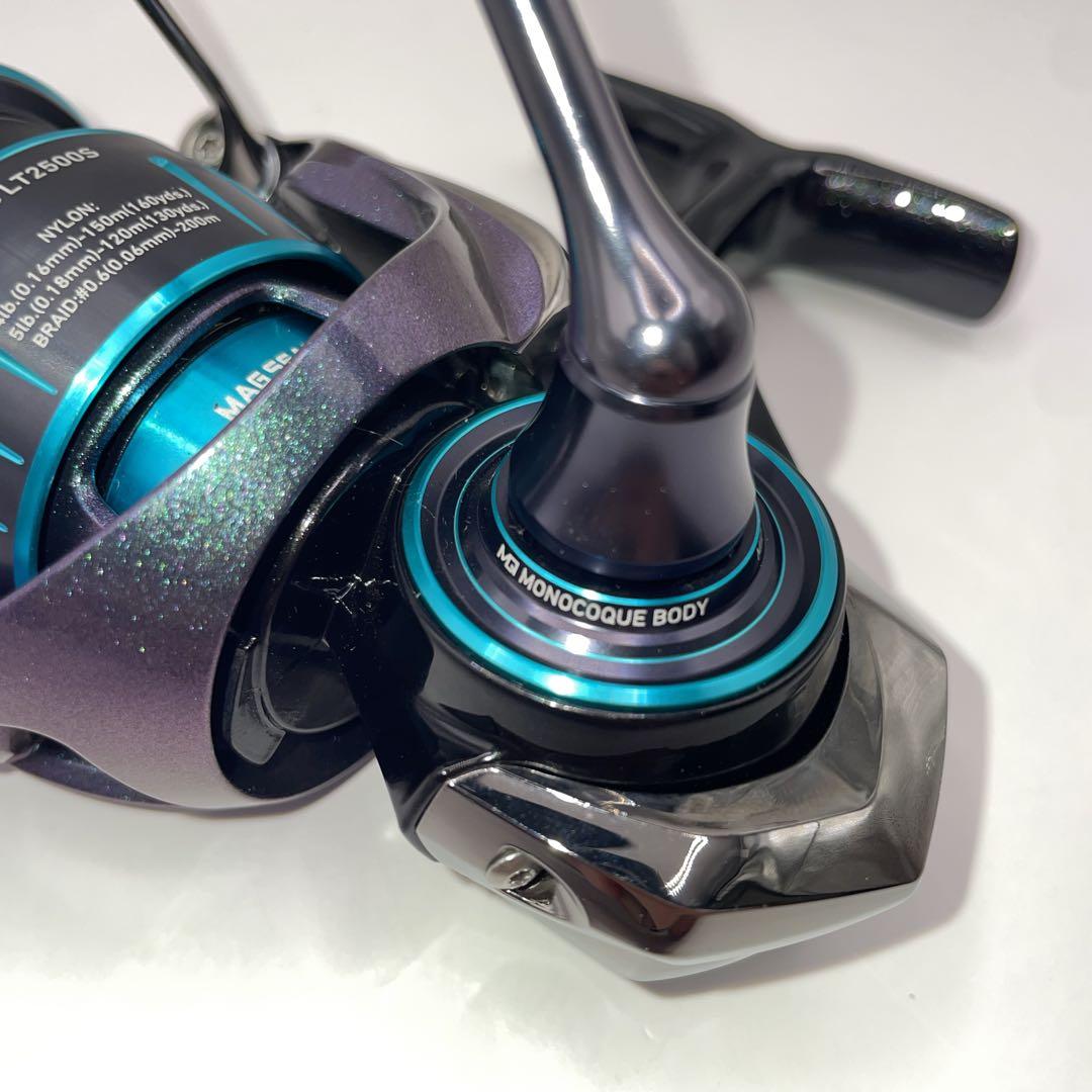 【未使用】DAIWA エメラルダス RX FC LT2500S スピニングリール