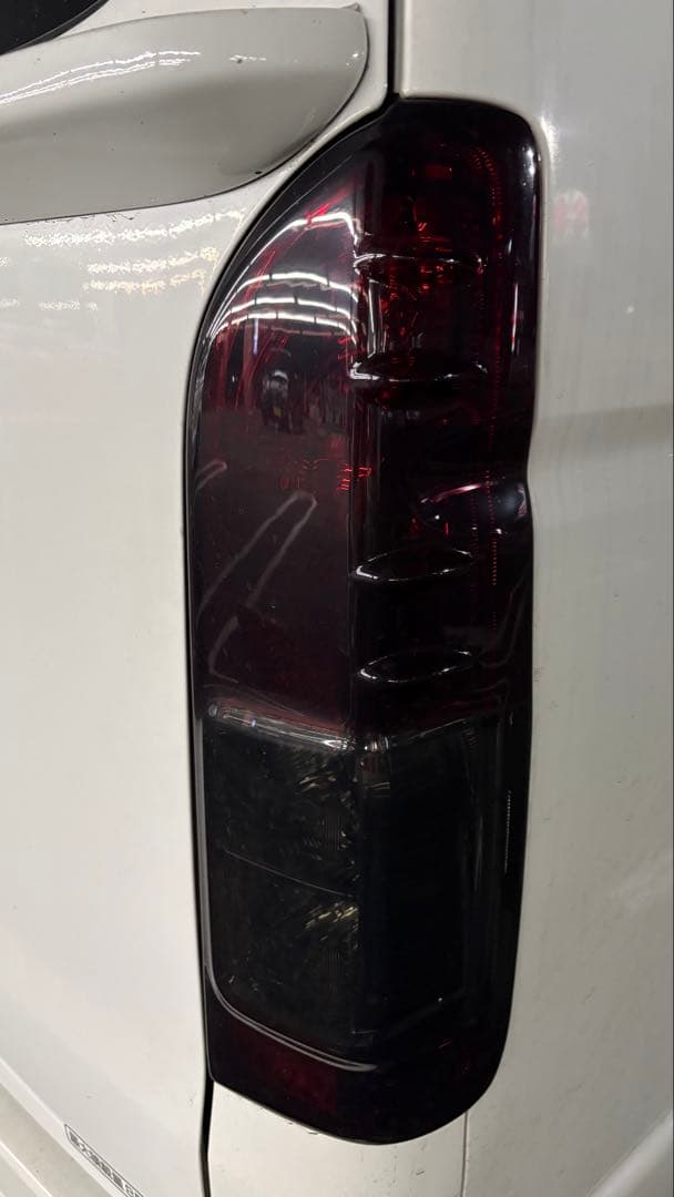 ハイエース 純正テール スモークカバー付き