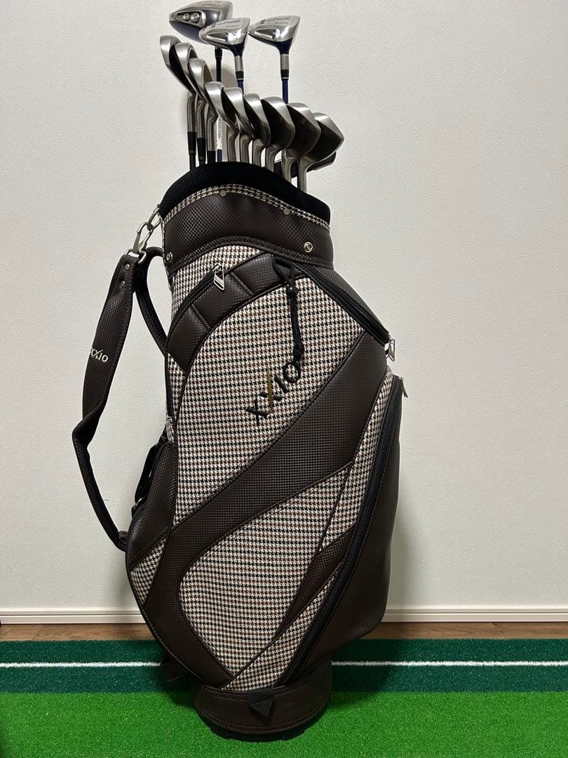 【XXIO】　ゴルフクラブセット　高見えキャディバッグ