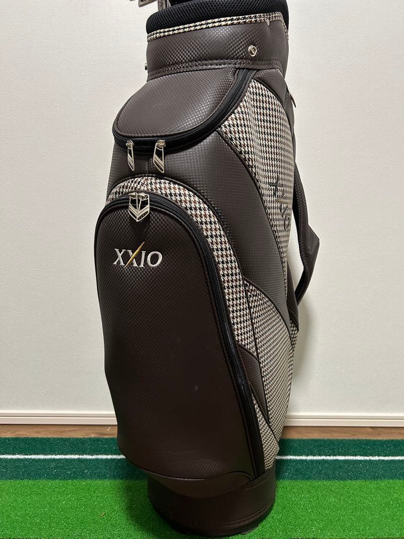 【XXIO】　ゴルフクラブセット　高見えキャディバッグ