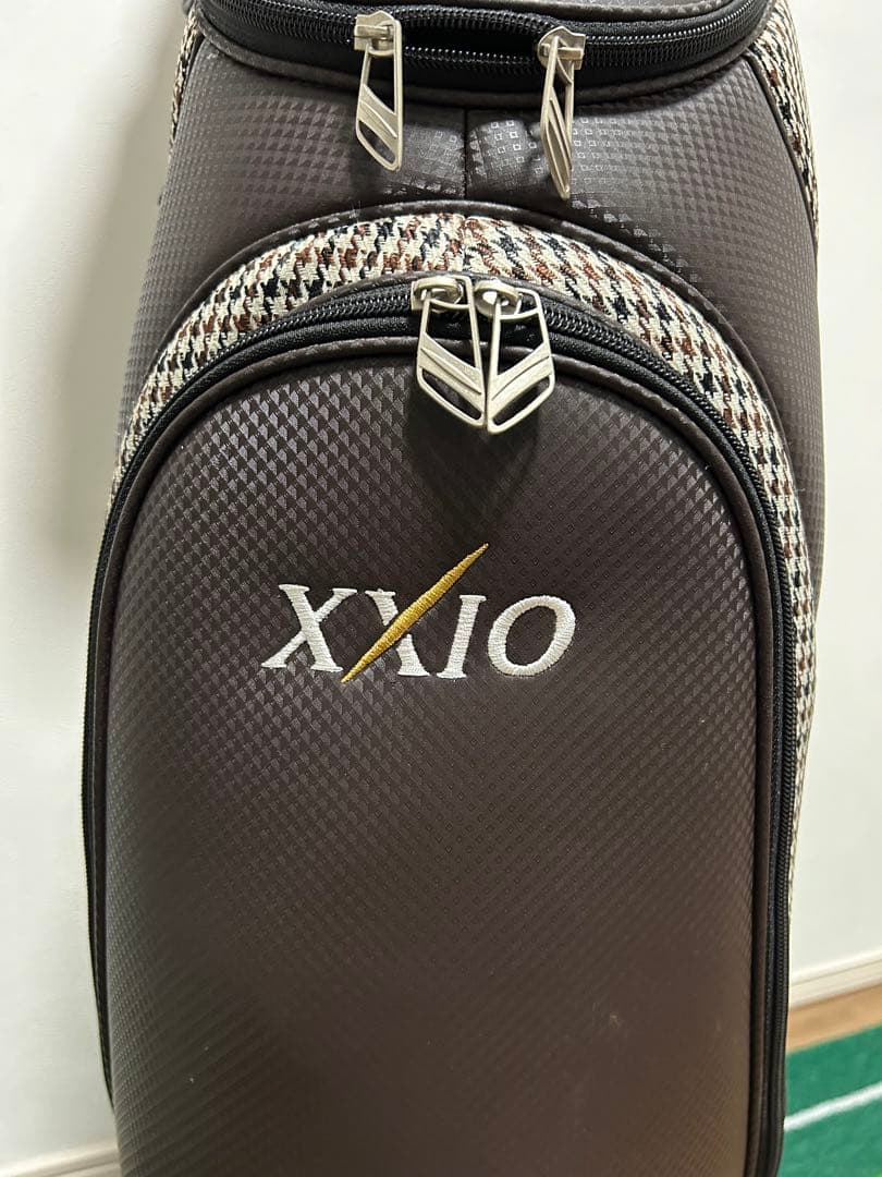 【XXIO】　ゴルフクラブセット　高見えキャディバッグ